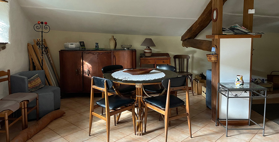 le gîte des Monts à St-izaire en Aveyron, la salle à manger