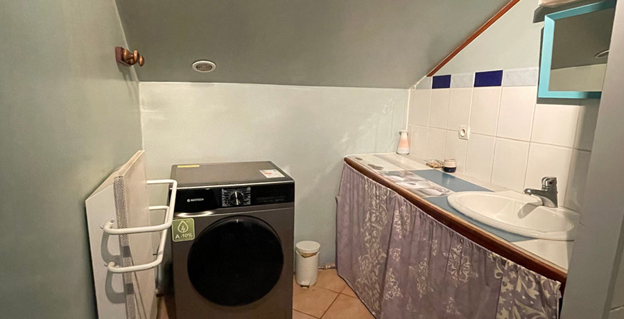 le gîte des Monts à St-izaire en Aveyron, la salle de bain