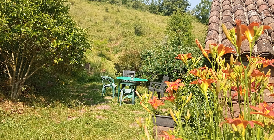le gîte des Monts à St-izaire en Aveyron, la terrasse